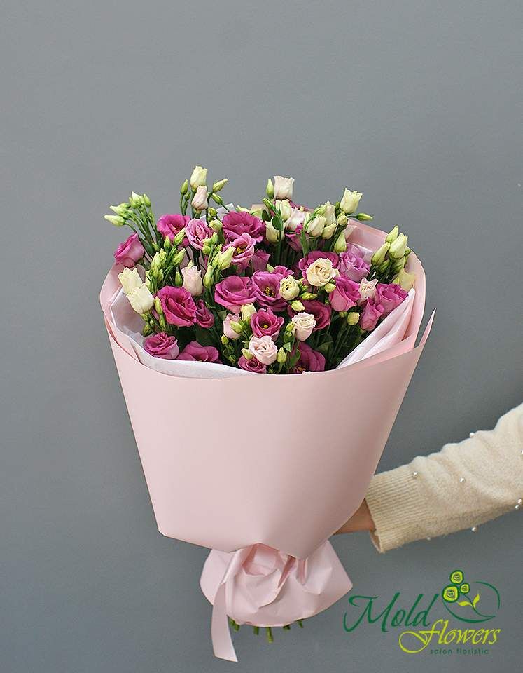 Buchet din 15 eustome roz
