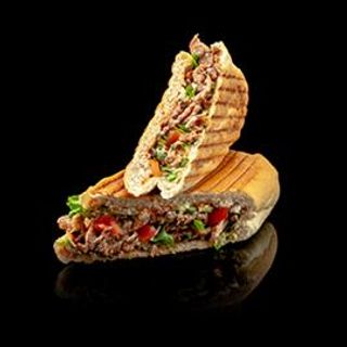 ქლაბ ნაგეთს შაურმა ლავაშში