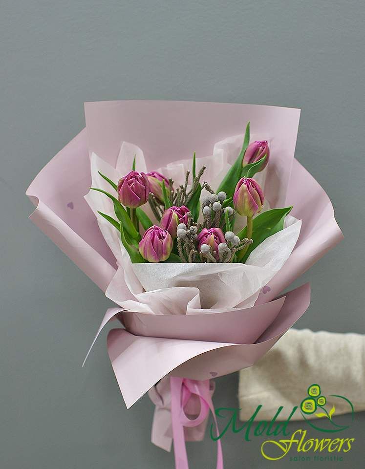 Buchet din lalele roz de tip bujor "Farmecul delicateții"