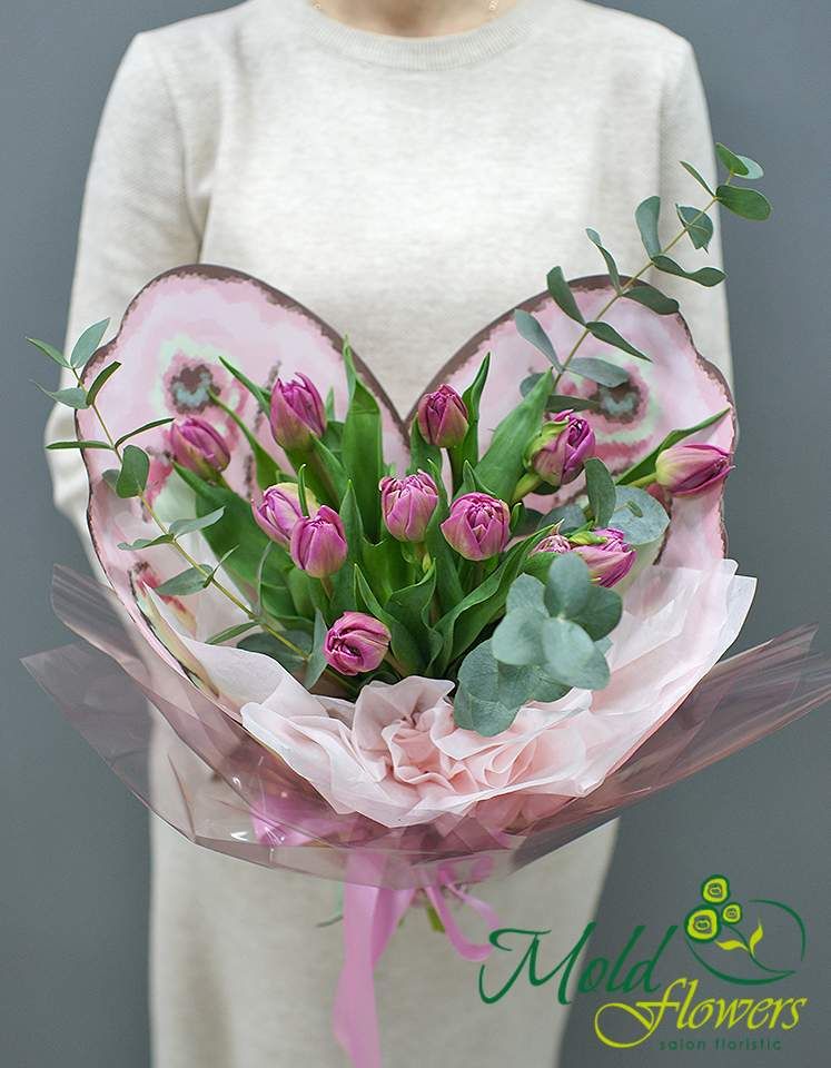 Buchet din lalele roz de tip bujor "Inimă delicată"