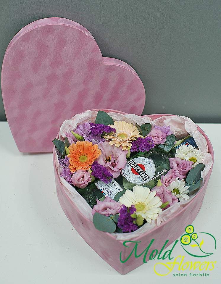 Cutie de catifea cu eustoma roz si gerbere