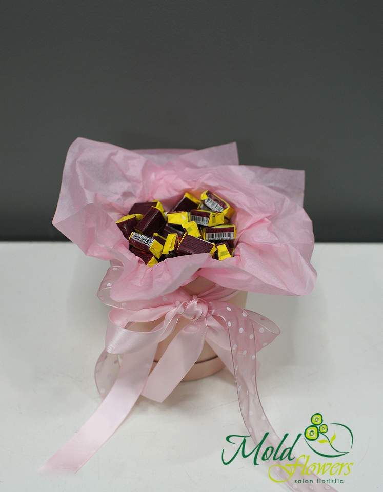 Cutiuta roz "Love is"