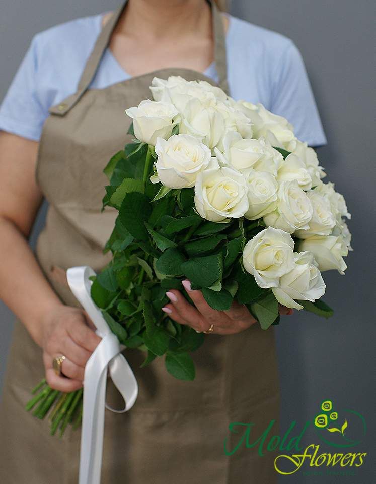 25 trandafiri albi olandezi 40 cm