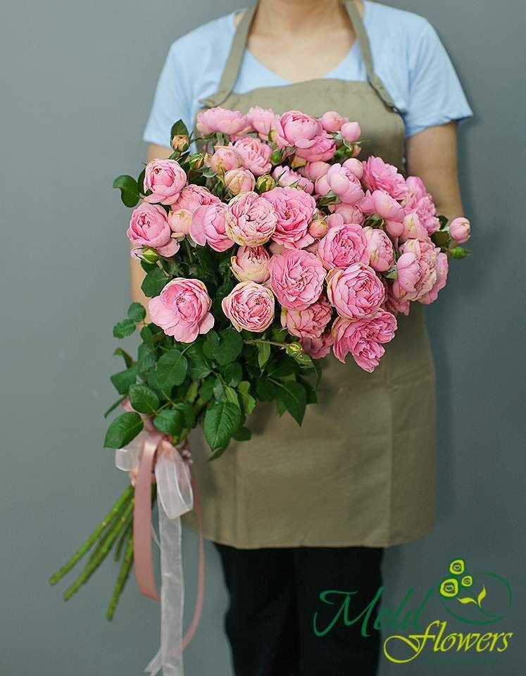 Buchet din 9 trandafiri roz de tip bujor 70 cm