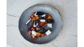 Tomatisalat juustuga