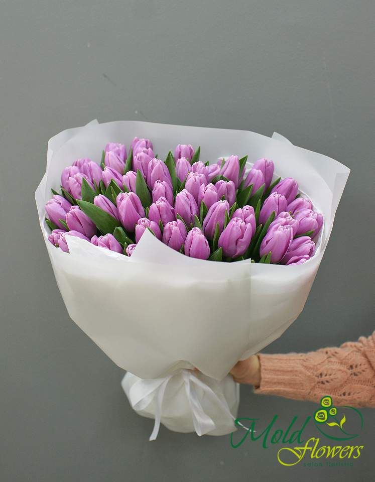 Buchet din  lalele de tip lavanda