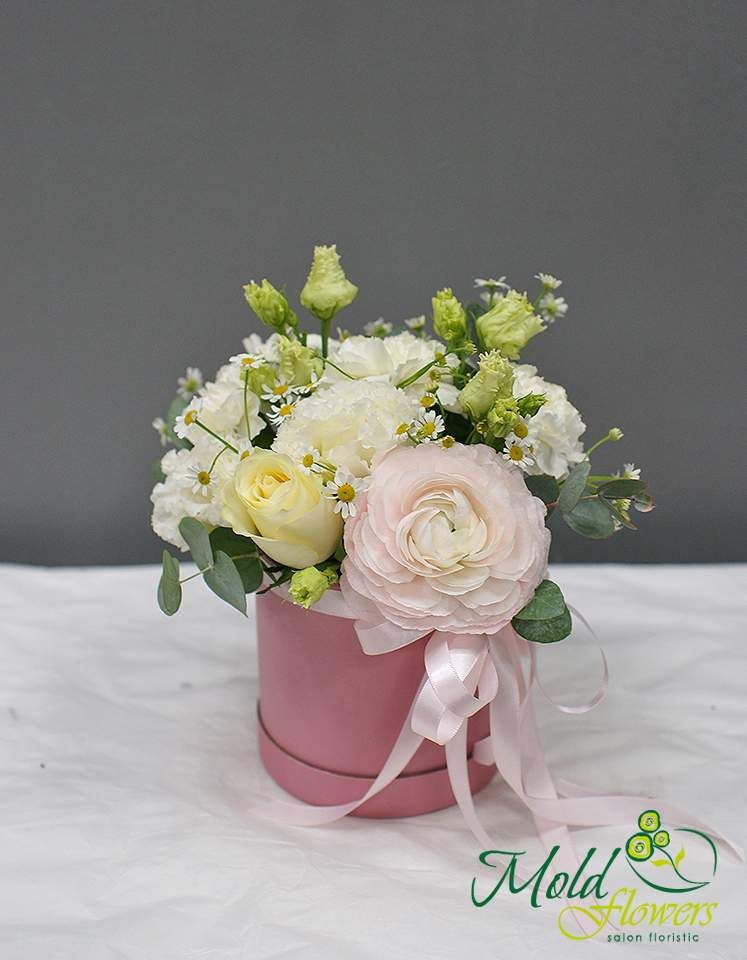 Cutiuță cu eustoma și ranunculus "Aroma Delicată"