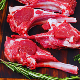 Les côtés d'agneau
